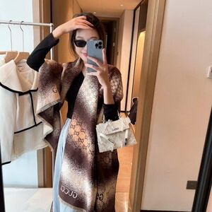 <AUTHENTIC>Gucci Scarf